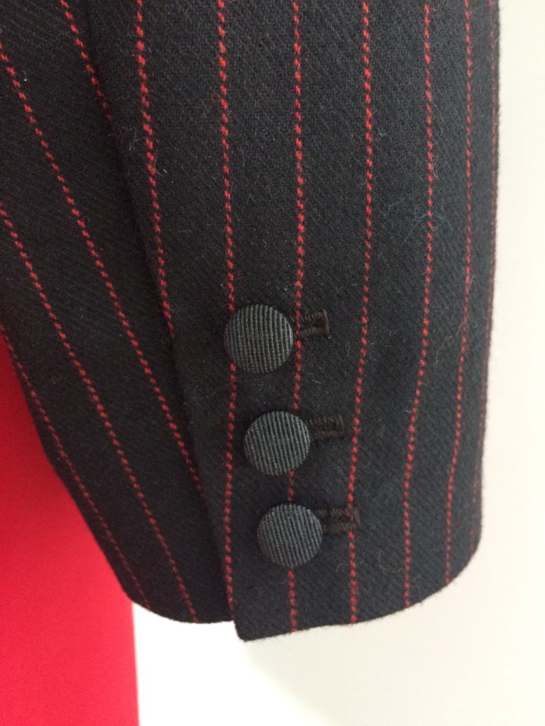 sleeve cuff with 3 buttons